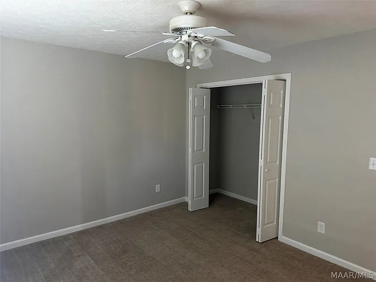1136 Hallwood Ln — Photo 19