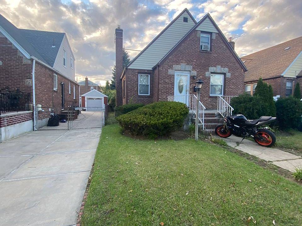 2nd image of 11932 220th St