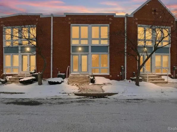 325 E Crescent Ln #17, Detroit, MI 48207