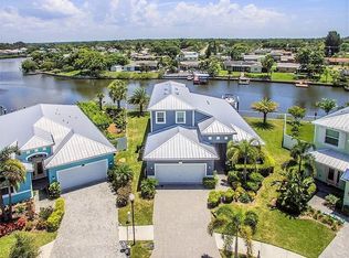 6403 Grenada Island Ave, Apollo Beach, FL 33572