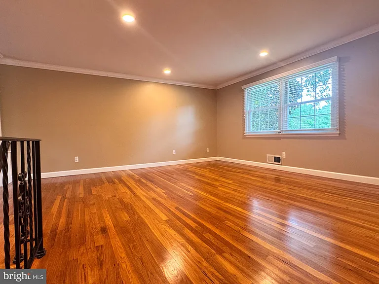 5104 Southampton Dr — Photo 13