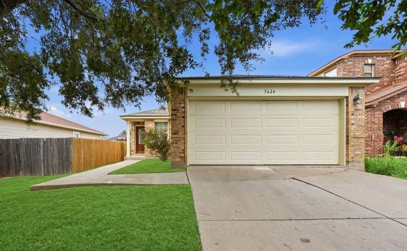 3 bed, 2.0 bath, 1342 sqft, $1,855 — Photo 2