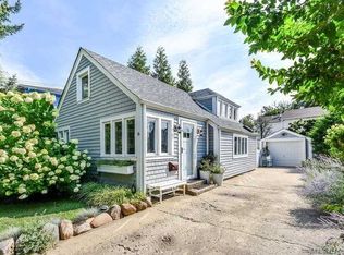 6 Oldwood Rd, Port Washington, NY 11050