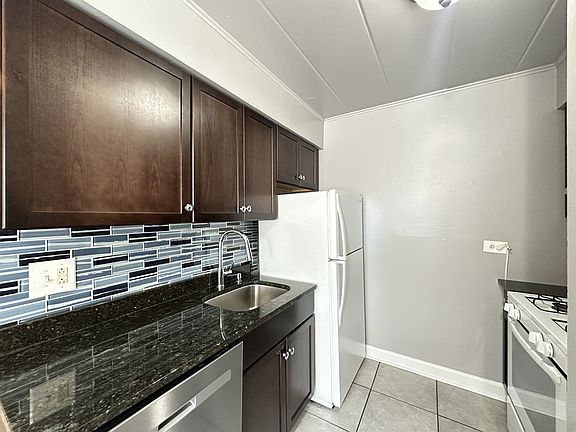 3rd image of 3812 25th Ave #21