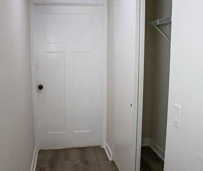 86 Hurwood Ave — Photo 11
