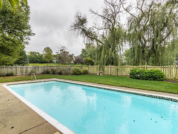 2nd image of 6625 Greenridge Dr