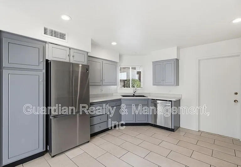 7238 E Joshua Tree Ln — Photo 16