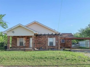 216 W Pecan St, Archer City, TX 76351