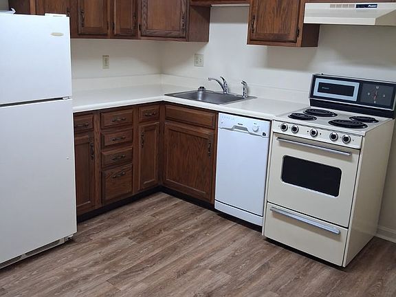 4th image of 1309 Almond St #1300