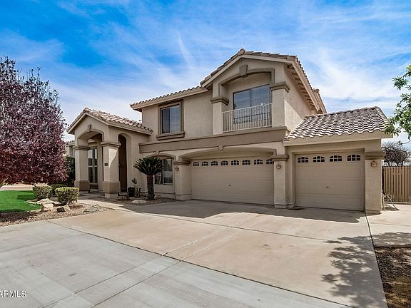 3rd image of 1293 E MEAD Drive