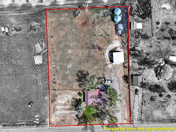 3rd image of 276 W Hoff Rd