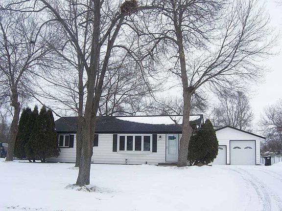 3rd image of 2549 S Heights Dr NW