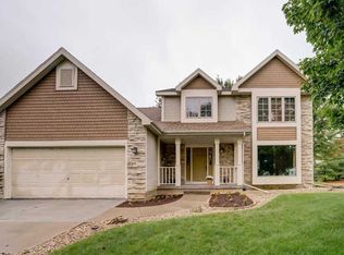3202 Country Grove Dr, Madison, WI 53719
