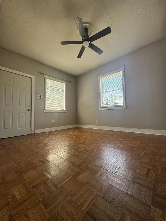 105 S 25th St — Photo 4