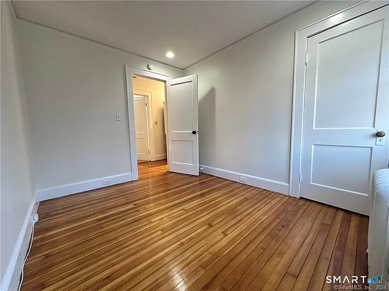 18 Cold Spring Rd — Photo 11