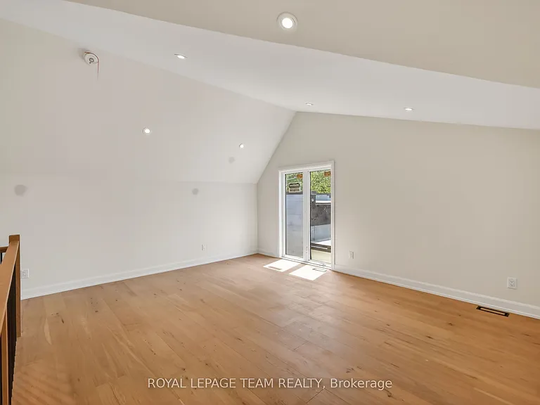 608 Tweedsmuir Ave #A — Photo 34