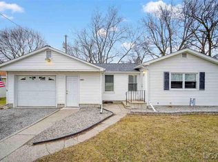 1021 Sutton Rd, Adrian, MI 49221