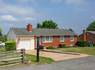 298 Grandon Rd, Staunton, VA 24401