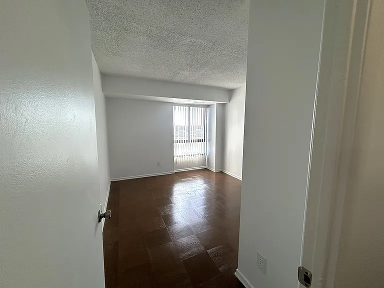 Brent Place — Photo 21