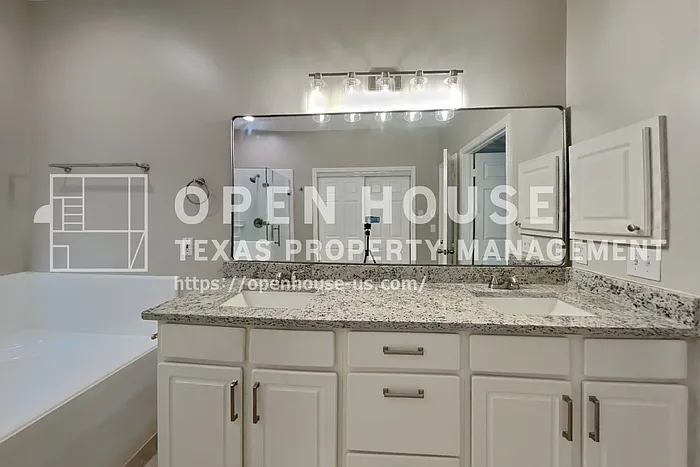 2922 Maple Bend Dr — Photo 10