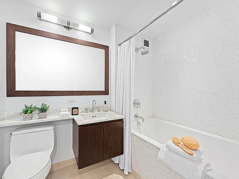 350 W 53rd St #4B — Photo 6