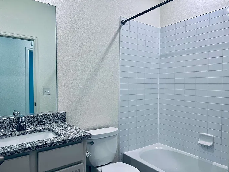 370 Maple St — Photo 14