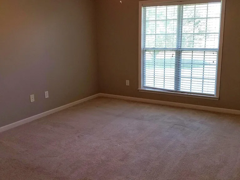 111 Nathan Dr — Photo 37