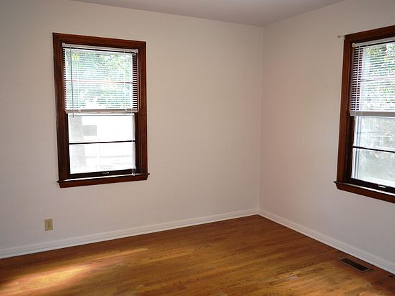 5th image of 6287 N Park Ave
