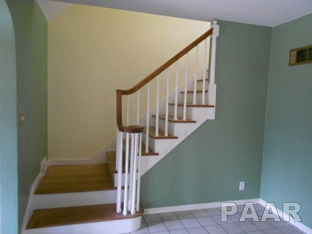 1st image of 325 W Knoll Crest Dr
