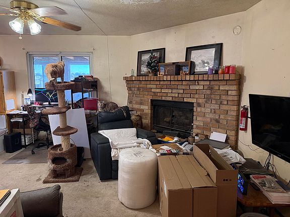 4th image of 107 2nd St SE