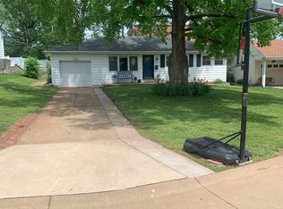 1055 Barry Ct, Saint Louis, MO