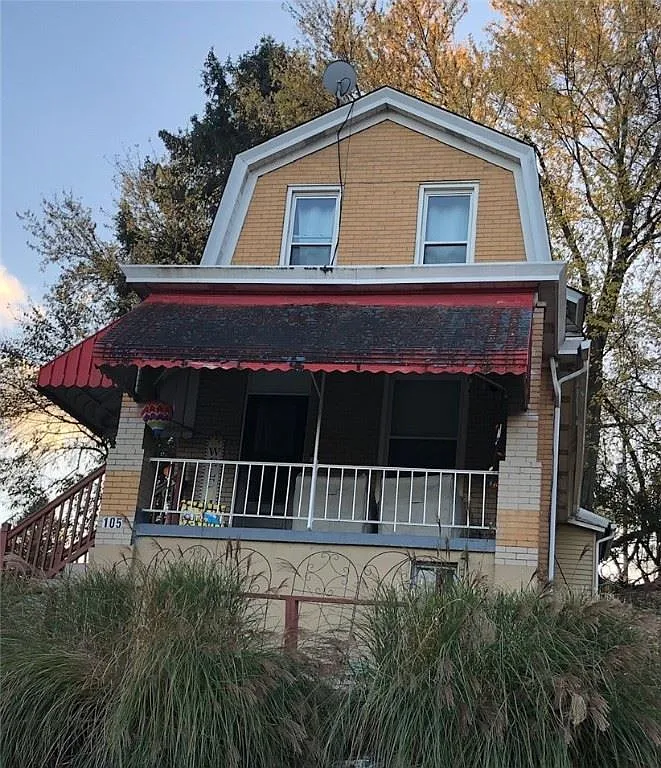 105 Peter St photo 1