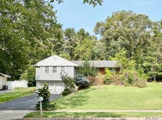 3 Lindron Ave, Smithtown, NY 11787