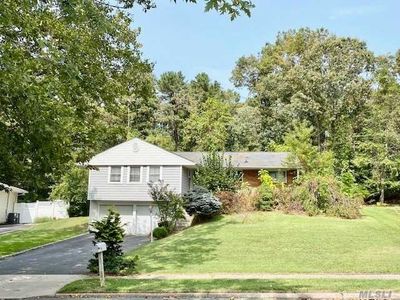 3 Lindron Ave, Smithtown, NY, 11787
