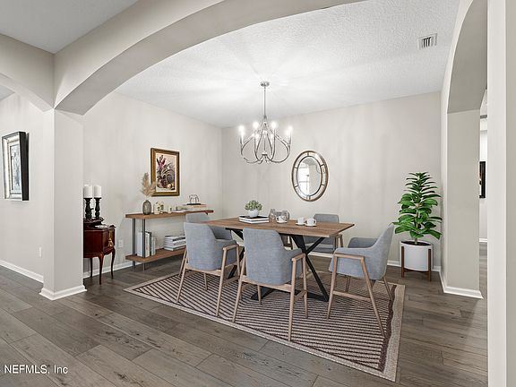 3rd image of 104 WHITE HORSE Way