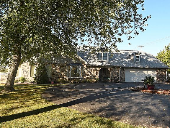 3rd image of 9600 Wild Cherry Ln