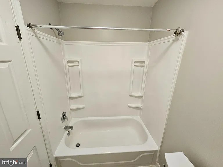 200 N Wayne Ave #9 — Photo 17