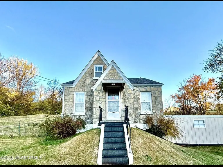 815 Adams St — Photo 1