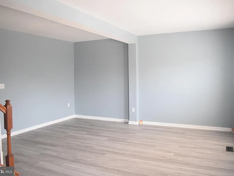 326 Larose Dr — Photo 7