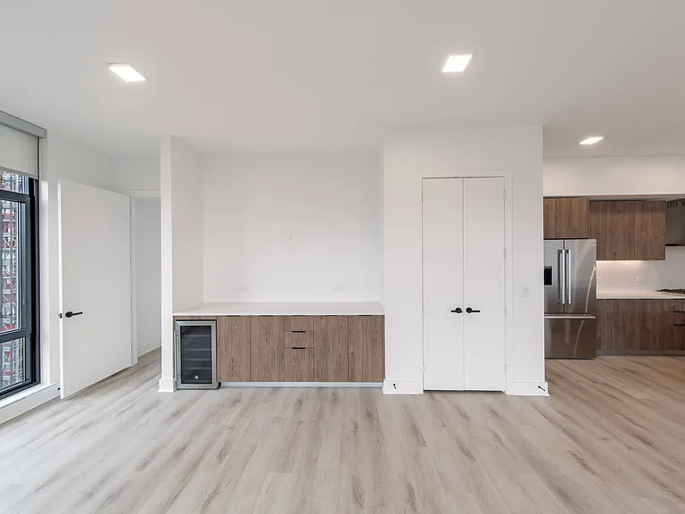 The Crescent Residences — Photo 16
