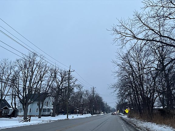 5th image of 1646 Main St