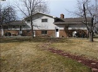 8 Princeton Cir, Longmont, CO 80503