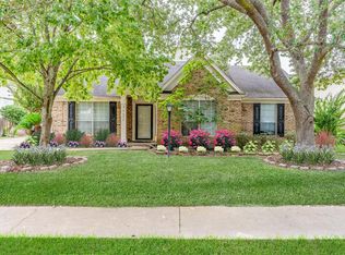 4003 Spring Branch Dr W, Pearland, TX 77584