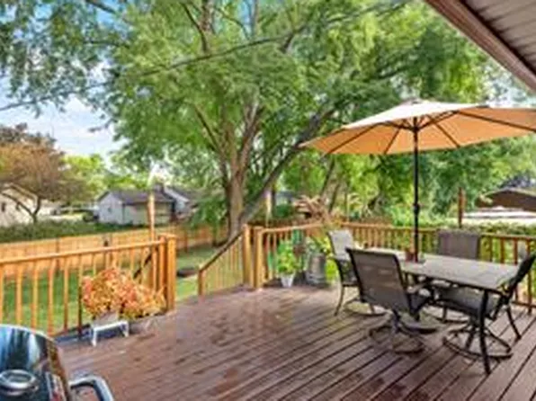 2212 114th St E, Burnsville, MN 55337