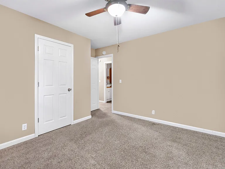374 Treeland Dr — Photo 9