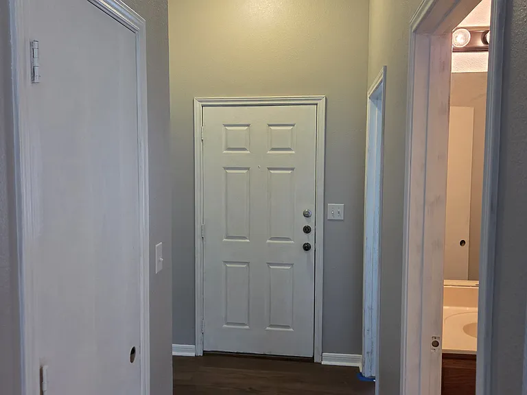 2220 Bellmont — Photo 2