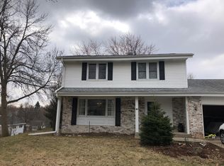 2905 Berkshire Ct, Waukesha, WI 53188