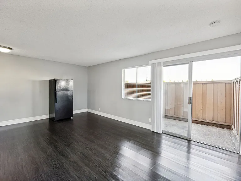 Metro Park Apartments - San Leandro — Photo 22