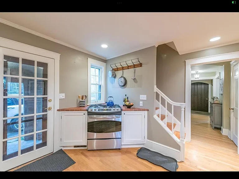 Ridgeway St — Photo 22
