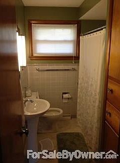 5th image of 120 E Lincoln Dr